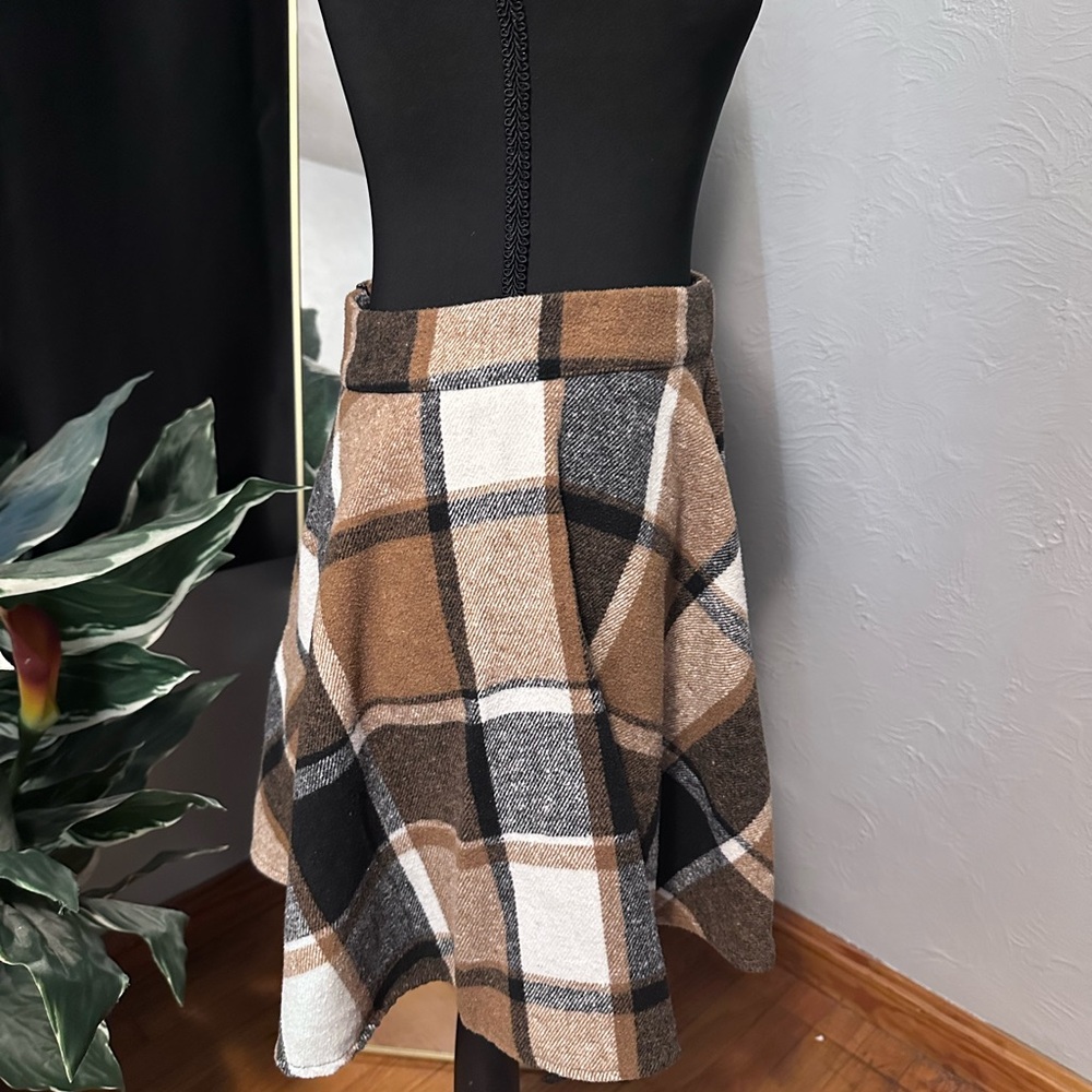 SHEIN Brown and White Plaid Skater Skirt - Picture 5 of 7